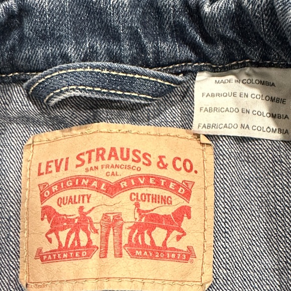 Vintage Style Levi's Men's Indigo Denim Trucker Jacket - Picture 2 of 9